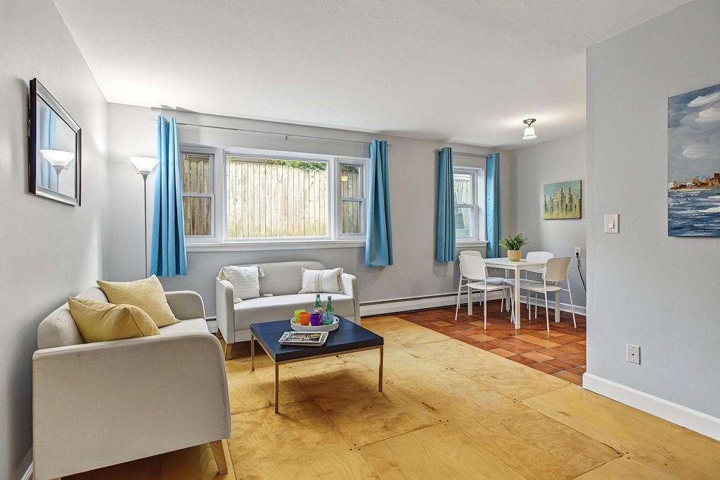 2747 Dupont Avenue S 101, Minneapolis, MN 55408 — exterior