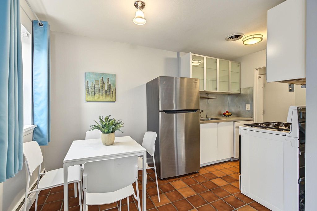 2747 Dupont Avenue S 101, Minneapolis, MN 55408 — photo 2