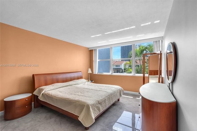16565 NE 26th Ave 2B, North Miami Beach, FL 33160