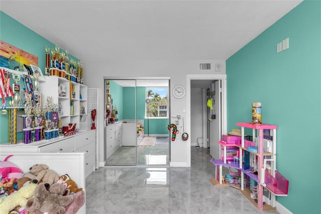 16565 NE 26th Ave 2B, North Miami Beach, FL 33160