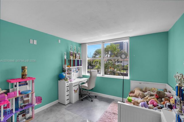 16565 NE 26th Ave 2B, North Miami Beach, FL 33160