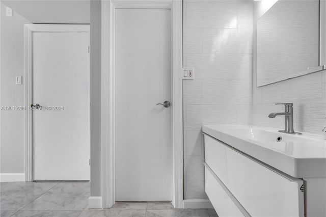16565 NE 26th Ave 2B, North Miami Beach, FL 33160