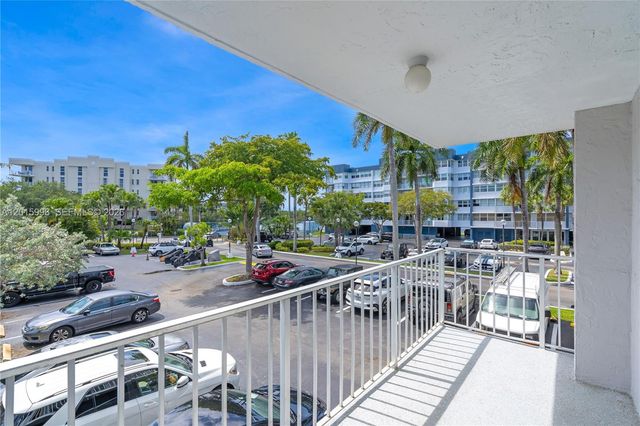 16565 NE 26th Ave 2B, North Miami Beach, FL 33160