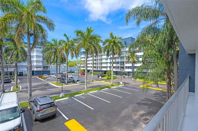 16565 NE 26th Ave 2B, North Miami Beach, FL 33160