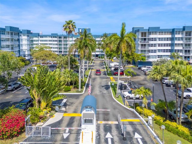 16565 NE 26th Ave 2B, North Miami Beach, FL 33160