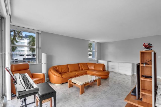 16565 NE 26th Ave 2B, North Miami Beach, FL 33160
