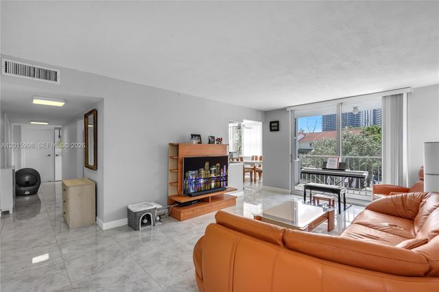 16565 NE 26th Ave 2B, North Miami Beach, FL 33160