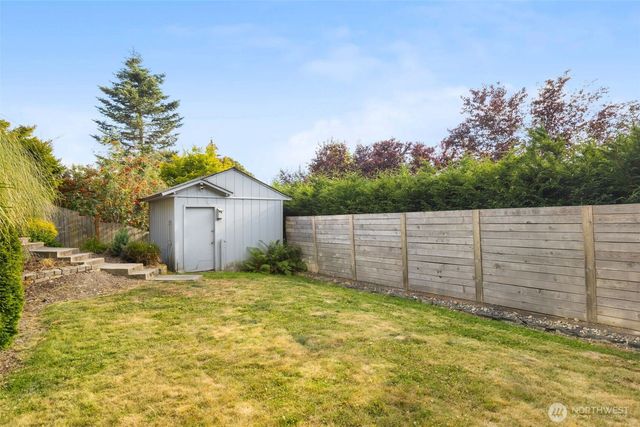 27009 10th Avenue S, Des Moines, WA 98198