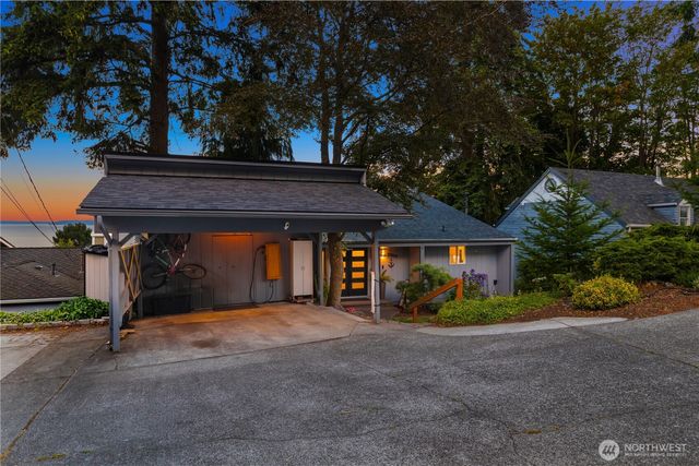 27009 10th Avenue S, Des Moines, WA 98198