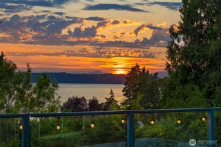 27009 10th Avenue S, Des Moines, WA 98198