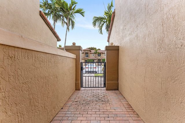 6515 Diamond Springs Terrace 2404, West Palm Beach, FL 33411