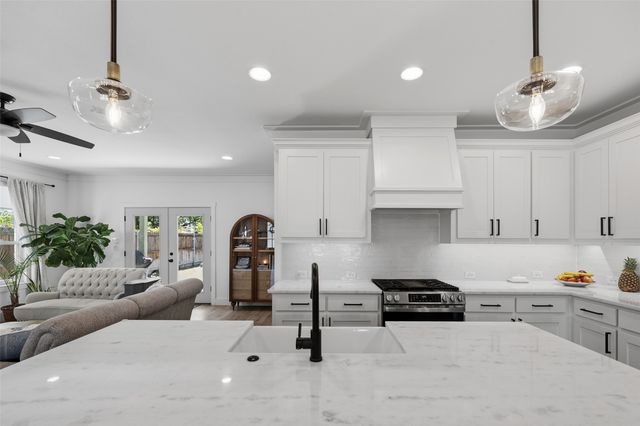 5837 Straley Avenue, Westworth Village, TX 76114