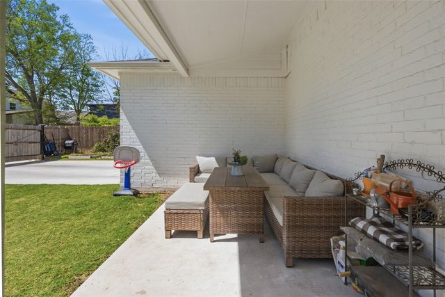 5837 Straley Avenue, Westworth Village, TX 76114