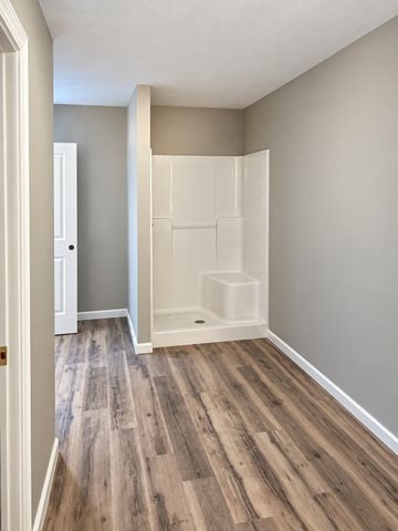 950 Old W Brookfield Rd, Warren, MA 01083