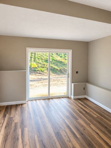 950 Old W Brookfield Rd, Warren, MA 01083