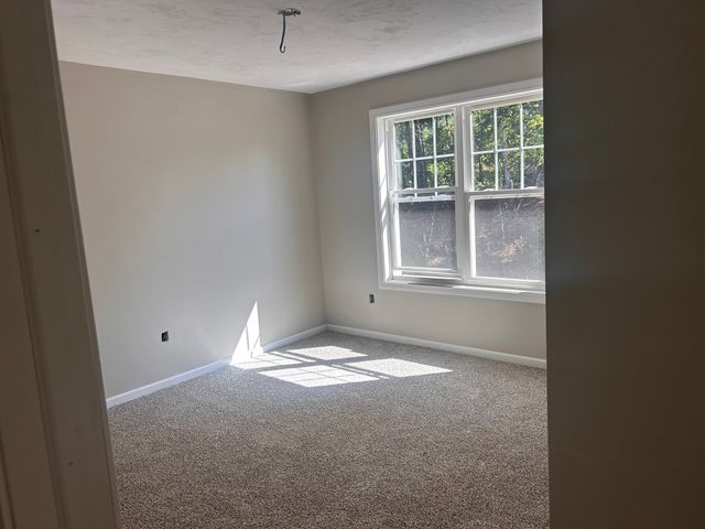 950 Old W Brookfield Rd, Warren, MA 01083