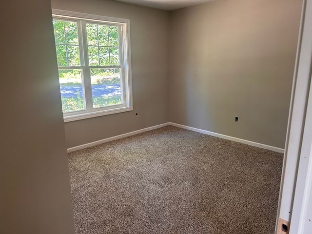 950 Old W Brookfield Rd, Warren, MA 01083