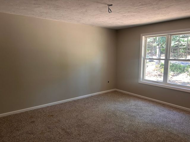 950 Old W Brookfield Rd, Warren, MA 01083