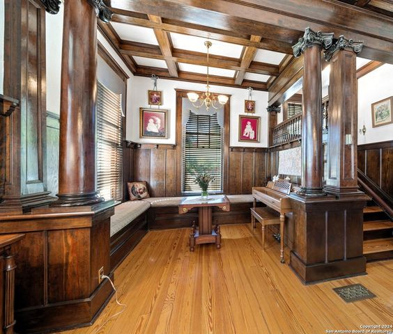 623 Augusta, San Antonio, TX 78215
