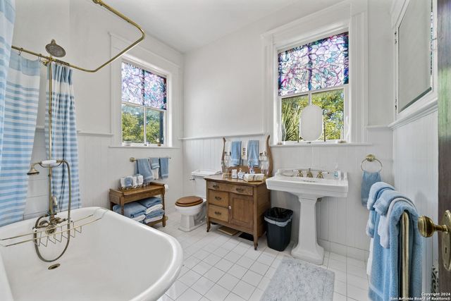 623 Augusta, San Antonio, TX 78215