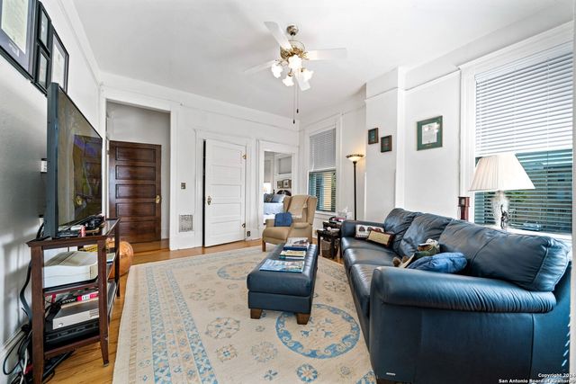 623 Augusta, San Antonio, TX 78215