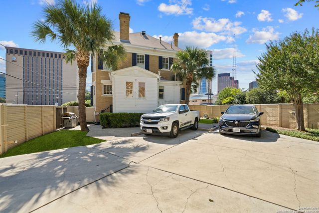 623 Augusta, San Antonio, TX 78215