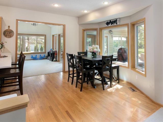 736 Barrington Drive E, Shakopee, MN 55379