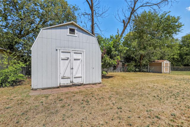 7836 Corina Drive, White Settlement, TX 76108