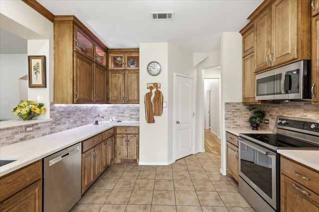 9516 Lakeway Drive, Denton, TX 76226