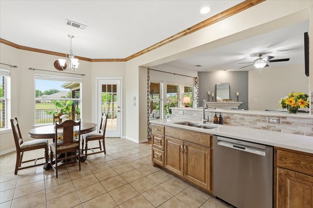 9516 Lakeway Drive, Denton, TX 76226