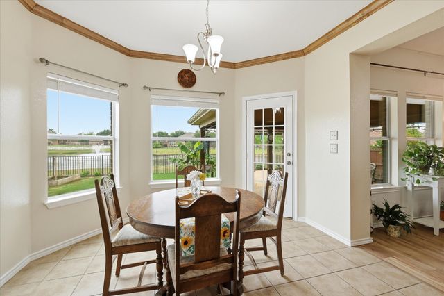 9516 Lakeway Drive, Denton, TX 76226