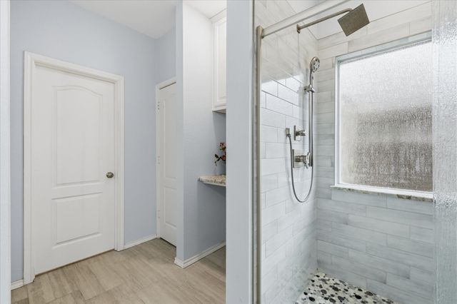 9516 Lakeway Drive, Denton, TX 76226