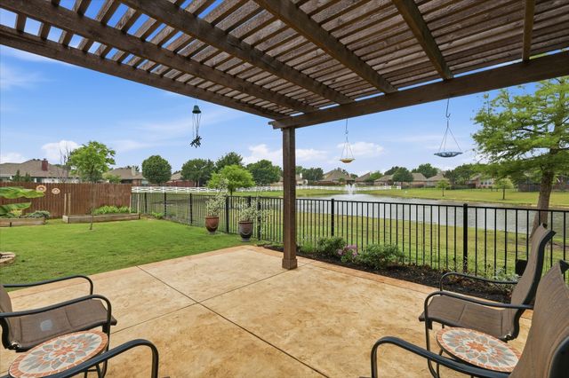 9516 Lakeway Drive, Denton, TX 76226