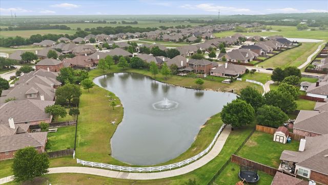 9516 Lakeway Drive, Denton, TX 76226