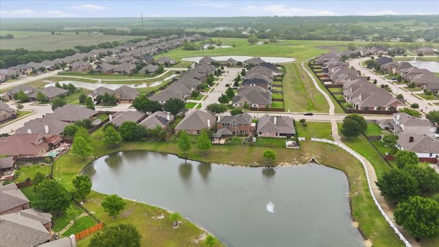 9516 Lakeway Drive, Denton, TX 76226