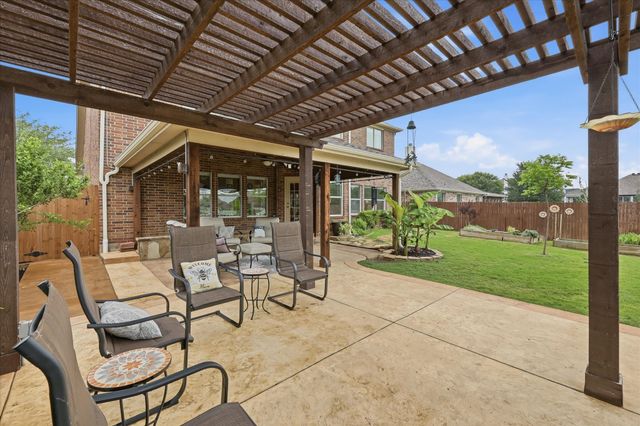 9516 Lakeway Drive, Denton, TX 76226