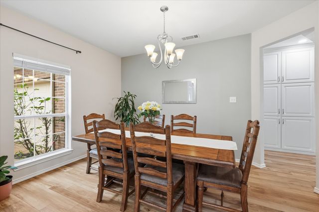 9516 Lakeway Drive, Denton, TX 76226