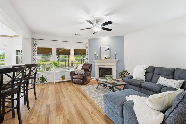 9516 Lakeway Drive, Denton, TX 76226