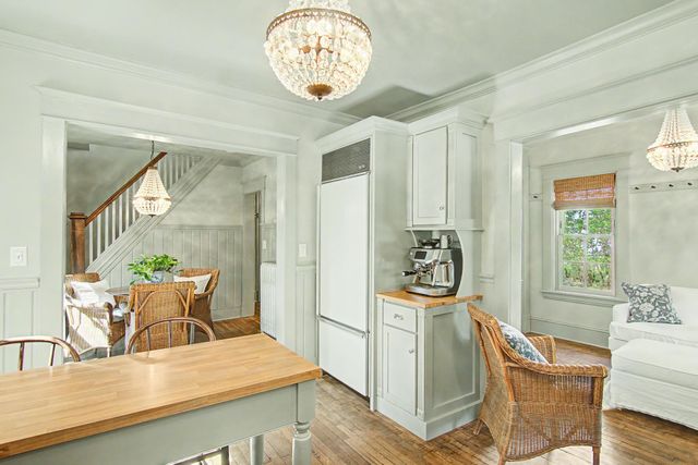 831 Fairview Avenue N, Saint Paul, MN 55104