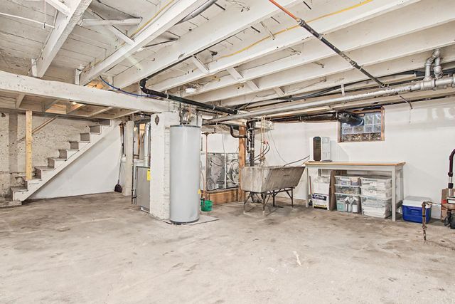 831 Fairview Avenue N, Saint Paul, MN 55104