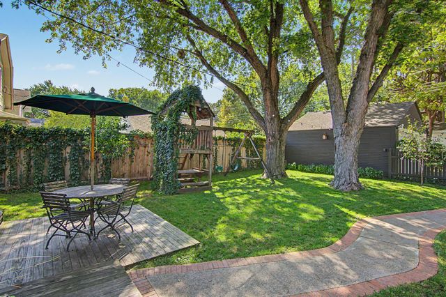 831 Fairview Avenue N, Saint Paul, MN 55104