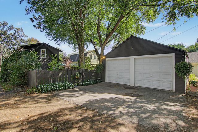 831 Fairview Avenue N, Saint Paul, MN 55104