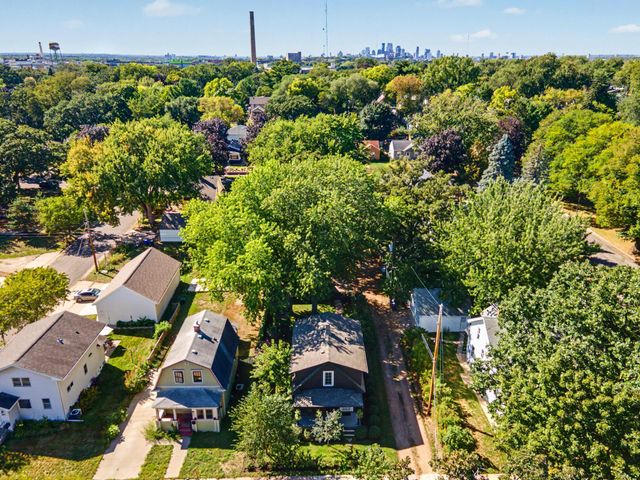 831 Fairview Avenue N, Saint Paul, MN 55104