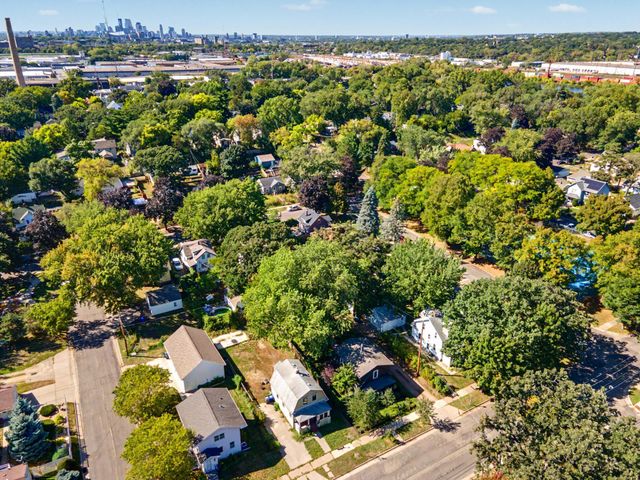 831 Fairview Avenue N, Saint Paul, MN 55104
