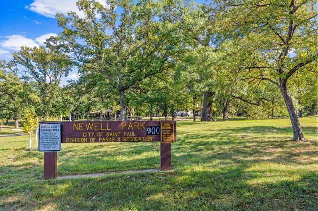 831 Fairview Avenue N, Saint Paul, MN 55104