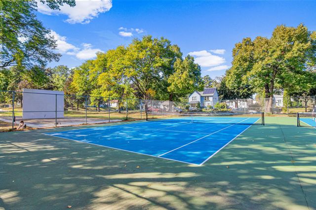 831 Fairview Avenue N, Saint Paul, MN 55104