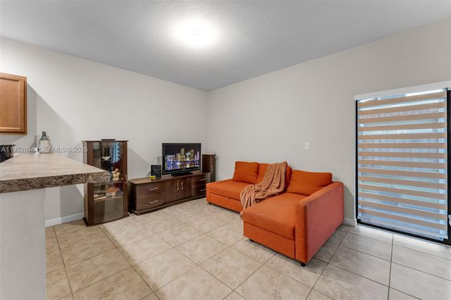 3213 SE 7th Ct, Homestead, FL 33033