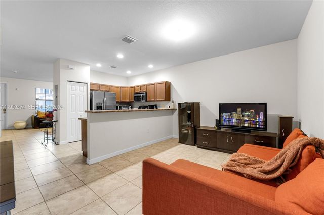 3213 SE 7th Ct, Homestead, FL 33033