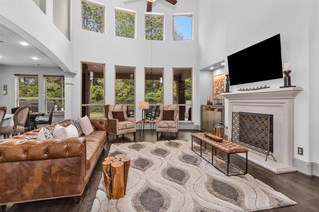 106 Cliftons Curve Way, Montgomery, TX 77316