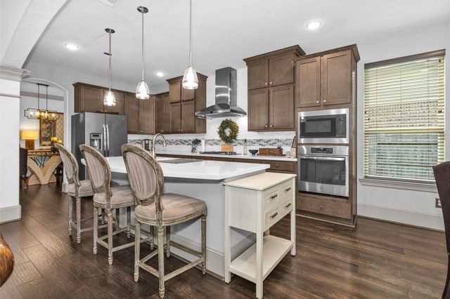 106 Cliftons Curve Way, Montgomery, TX 77316